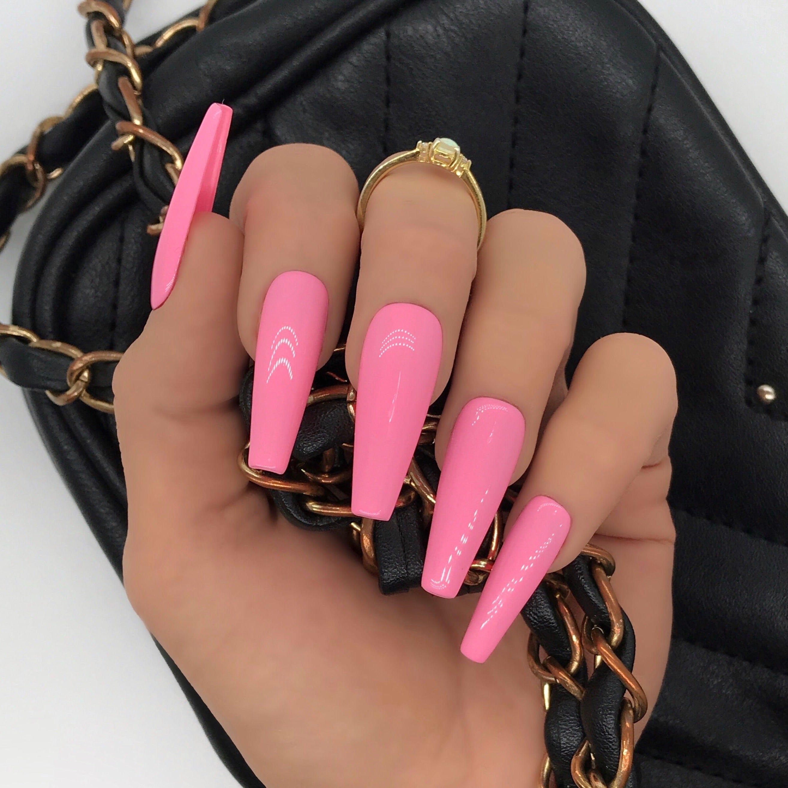 bubblegum pink nails