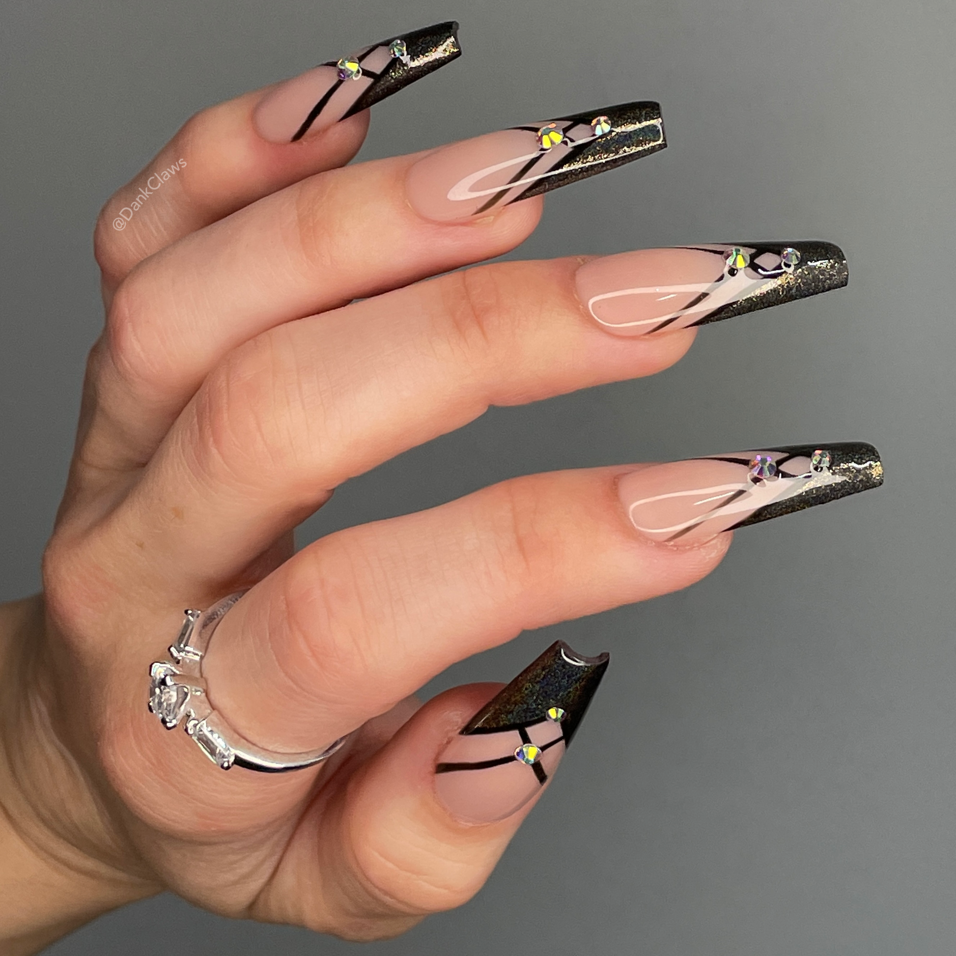Gilded Noir  V French Tip Press On Nails – Dank Claws
